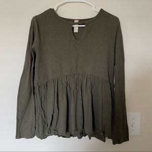 Altar’d State dark green top Medium